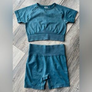 OQQ Seamless Teal Set.